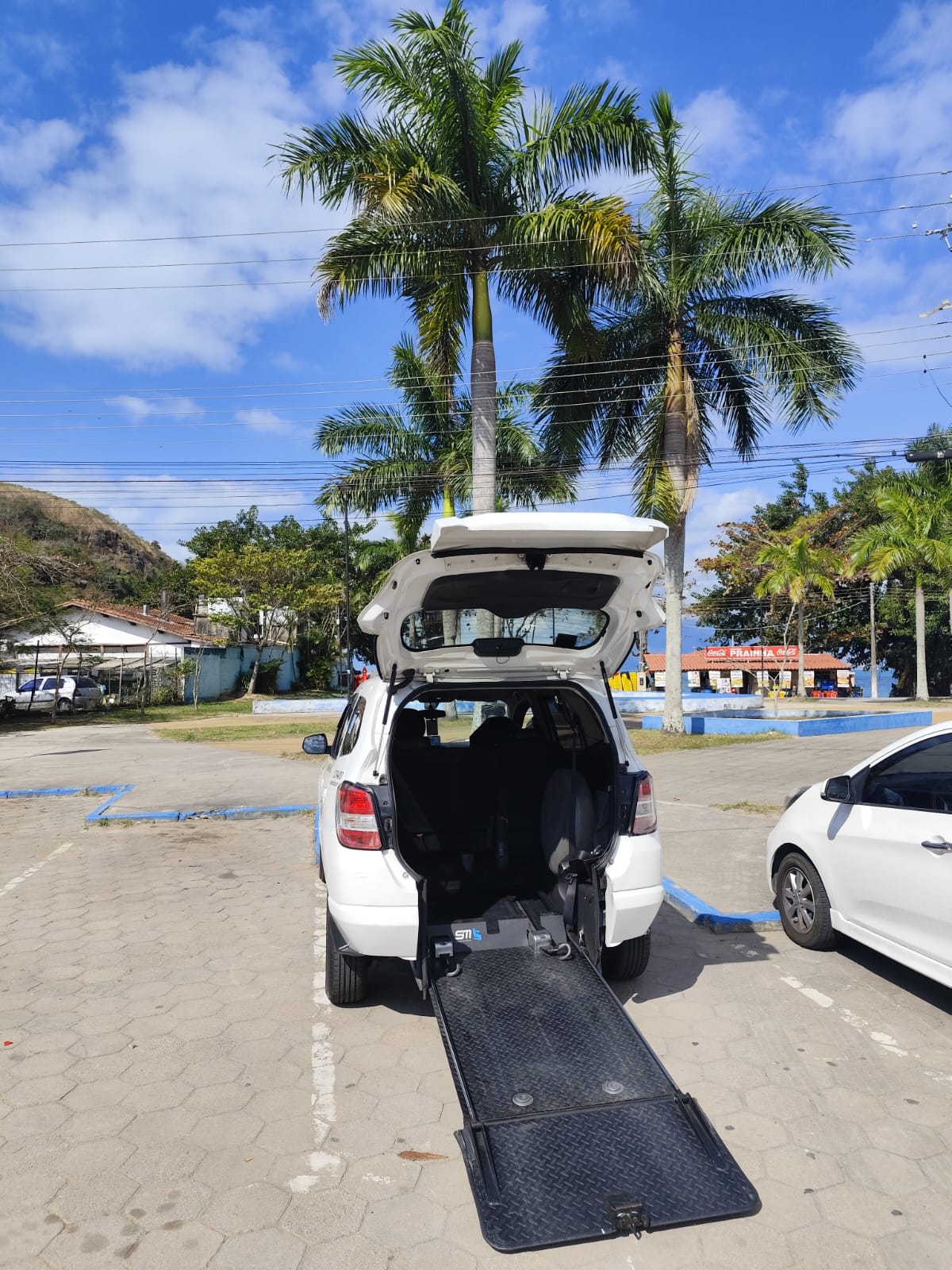 Rampa de embarque traseira do veículo